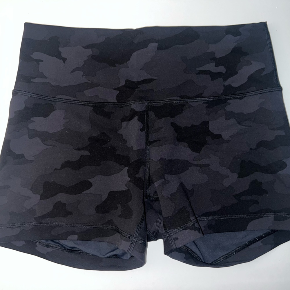 Lululemon Align High Rise 4” Short - Size 12 - Black Camo